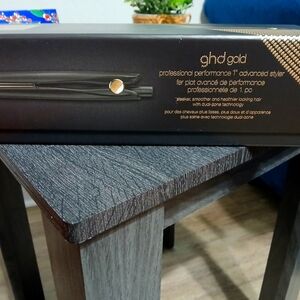 GHD Gold Professional Styler brand new still in the box